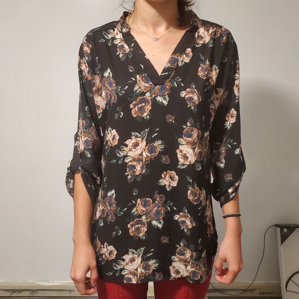 Flower patterned half-button down - Picture 4 of 7